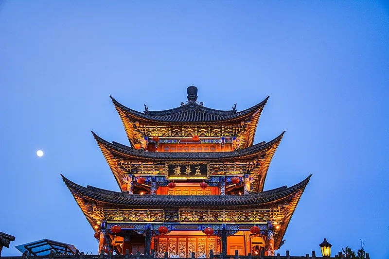 大理古城五华楼夜景
